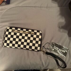 Steve Madden Black and White Checkered Zip Wallet Wrislet